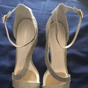 Audrey Brooke 9 1/2" golden 4 1/2" heel.